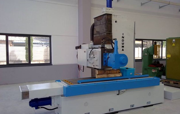 Fresatrice verticale a controllo tipo Induma tipo MBM 25